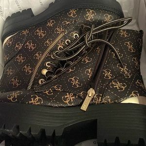 Guess platforms. NOT USED! Comes in it’s own box with Guess logo!